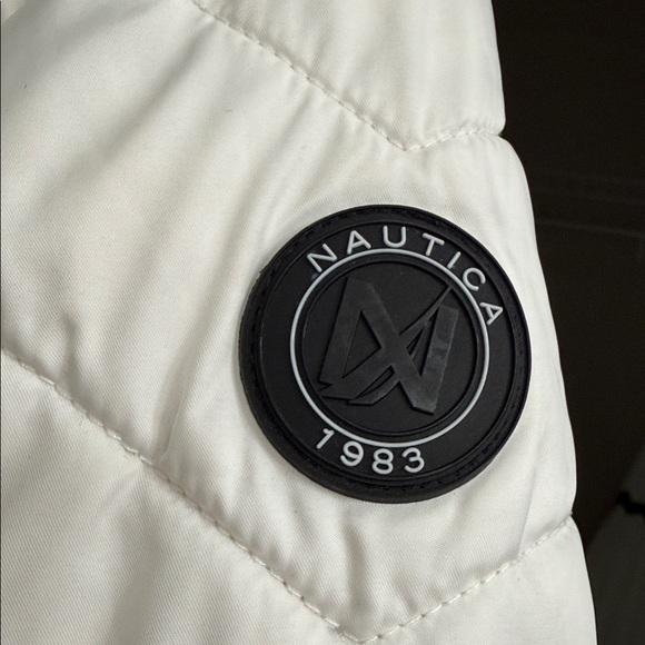 NAUTICA Pre-Loved Women's White Water Resistant Hooded Puffer Jacket SMALL - Picture 3 of 8